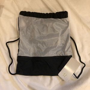 Lululemon Go Lightly Cinch Bag NWT Drawstring bag